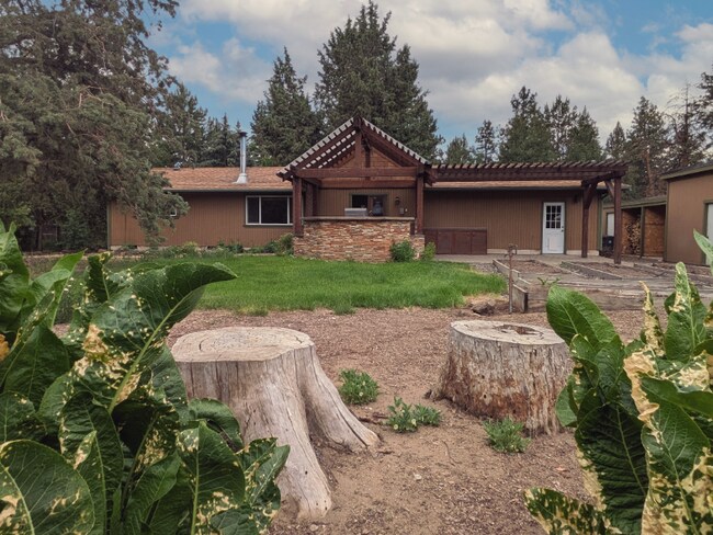 Foto del edificio - 20952 Desert Wood Dr