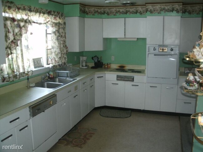 Foto del edificio - 4 br, 2.5 bath House - 216 North Street