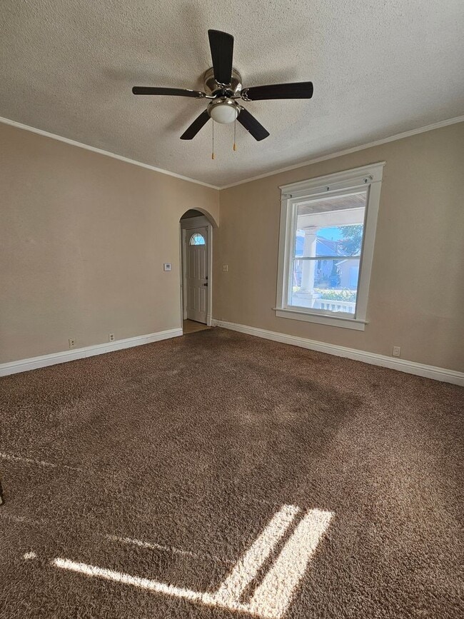 Building Photo - 349 10th St