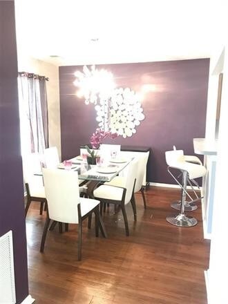 Foto del edificio - 1401 Sweet Briar Ct
