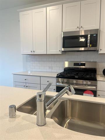 Foto del edificio - 1504 Van Gogh Dr