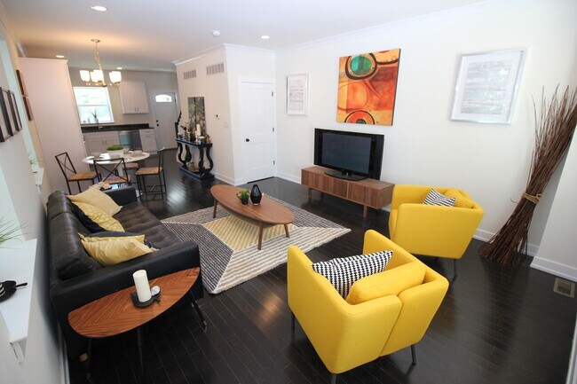 Foto del edificio - Lafayette Hill - 4 Bedroom 2.5 Bath Twin - HW - Granite - Great Location