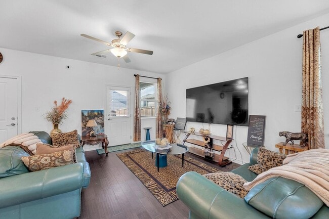 Foto del edificio - 112 Gracie Wy