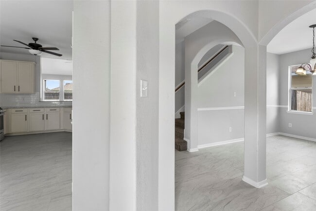 Building Photo - 1198 Stallion Ridge