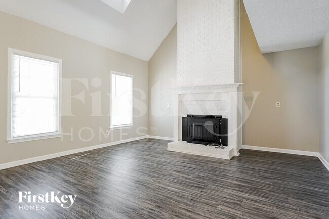Building Photo - 6700 River Hills Dr