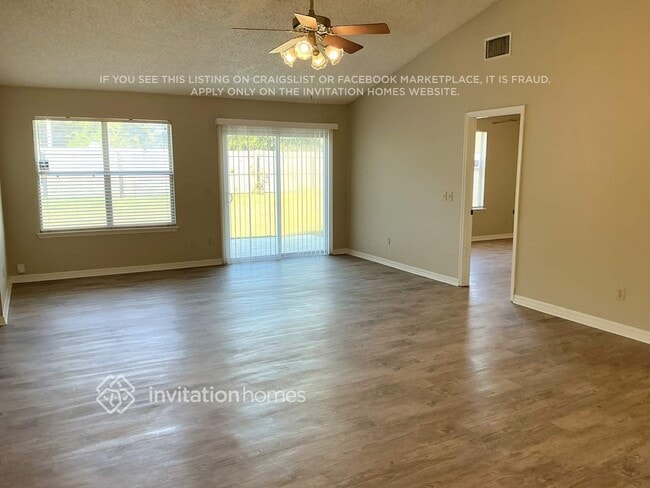 Foto del edificio - 7736 Rockridge Dr W