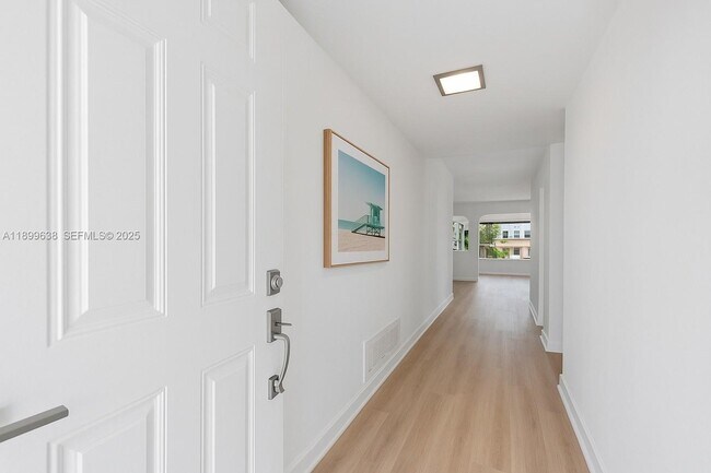 Foto del edificio - 3111 NE 51st St