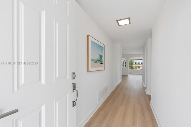 Building Photo - 3111 NE 51st St