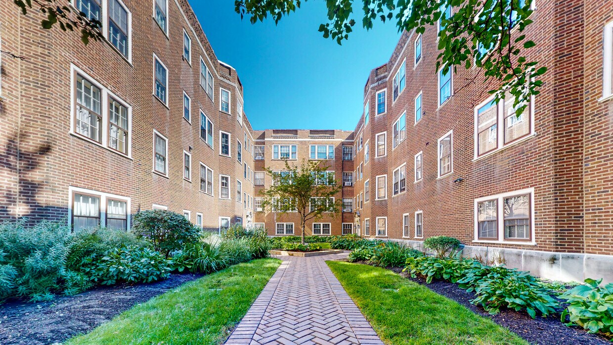 Primary Photo - 208 S Maple Ave
