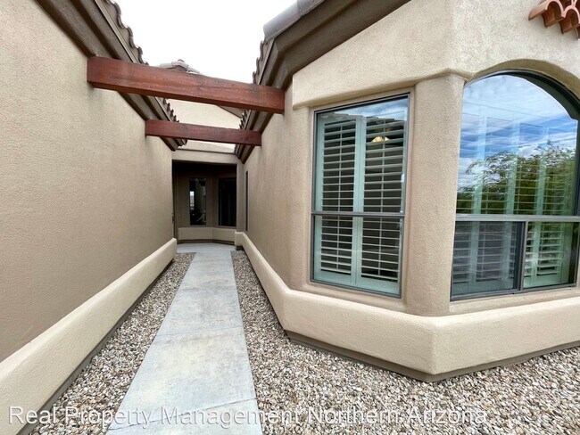 Foto del edificio - 3 br, 2 bath House - 2892 Esmerelda Dr.