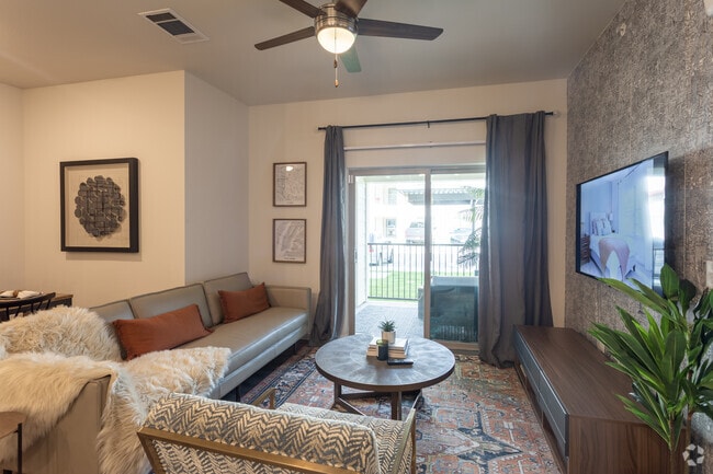 2 BR, 2 BA 960 SF - Eastridge