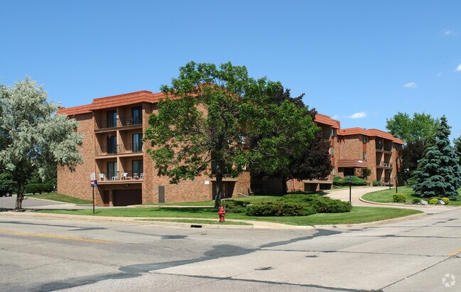 Building Photo - Parklawn Manor