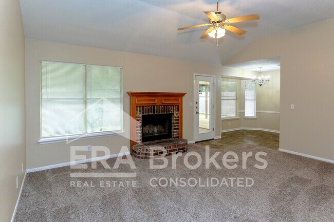 Building Photo - 2304 Sherman Dr