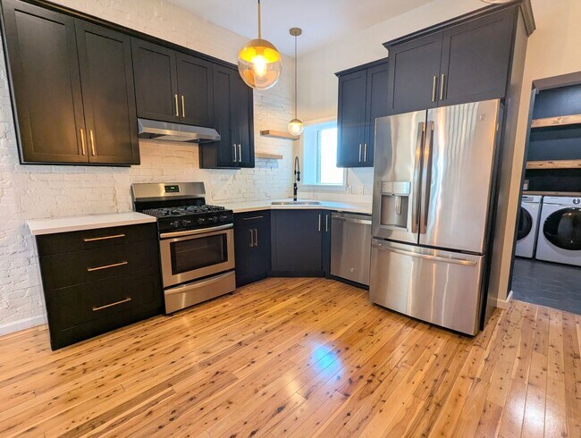 Foto del edificio - Modern 2 Bedroom 1.5 Bathroom Home (Lawrenceville)
