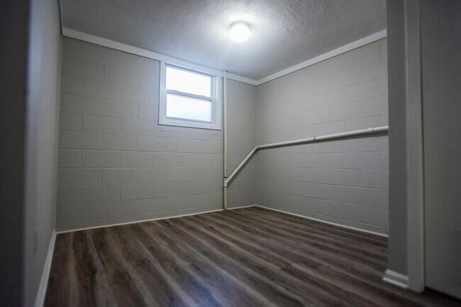 Building Photo - 15 Byard St