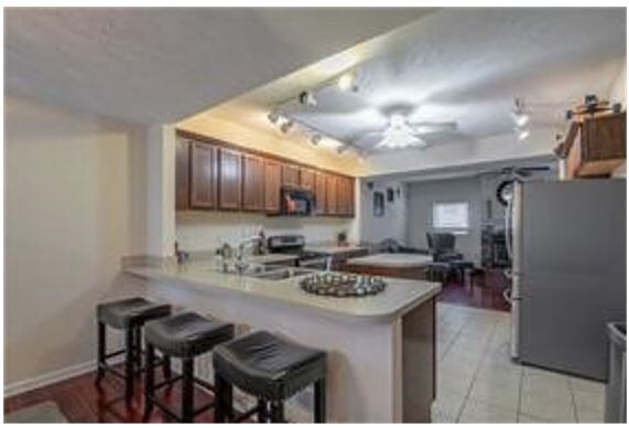 Foto del edificio - 5315 W Herman St