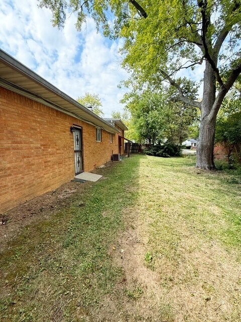 Foto del edificio - 5640 E 18th St