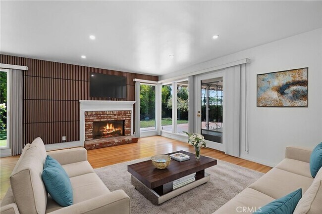 Foto del edificio - 5210 Ventura Canyon Ave
