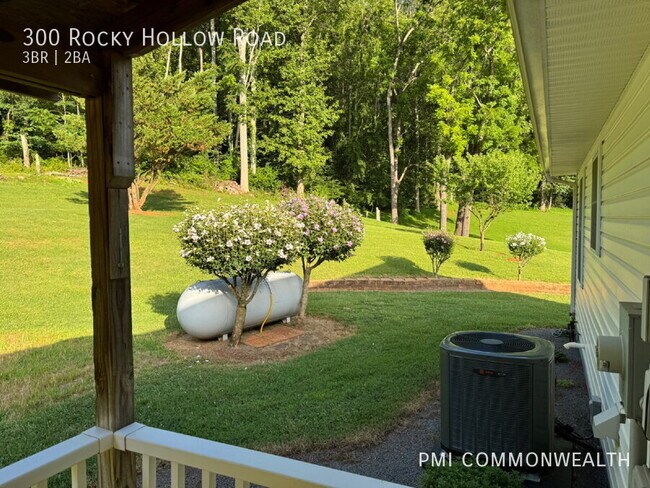 Building Photo - 300 Rocky Hollow Rd