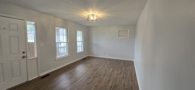 Foto del edificio - 1202 Brindley Dr