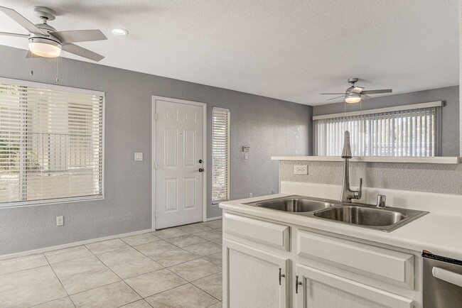 Building Photo - 3120 Tarpon