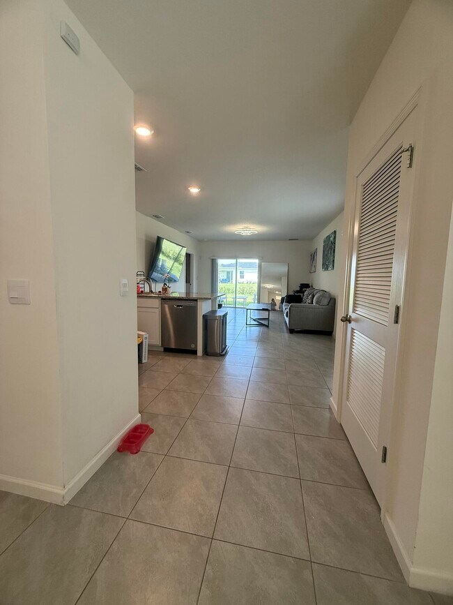 Building Photo - 12251 Nettuno Wy