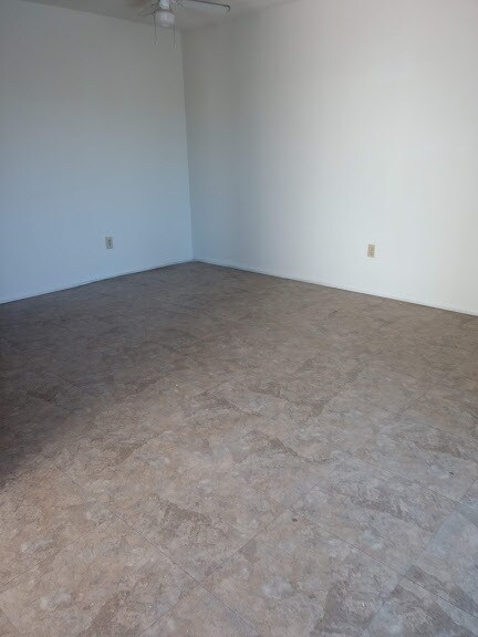 Building Photo - 645 W Rio Salado Pkwy E101