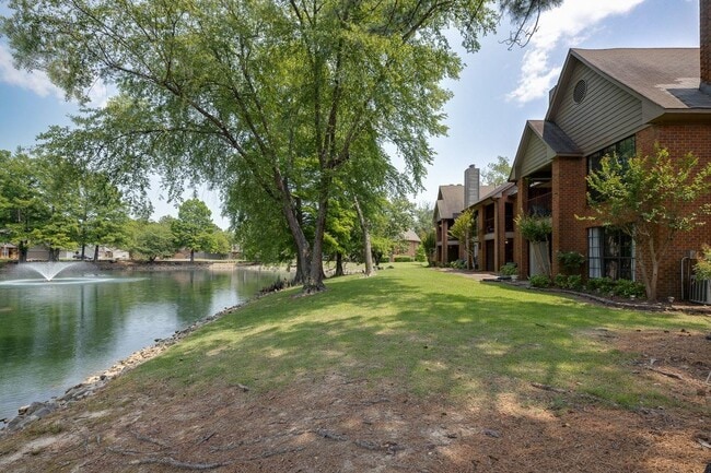 Building Photo - 6636 Pondside Cir