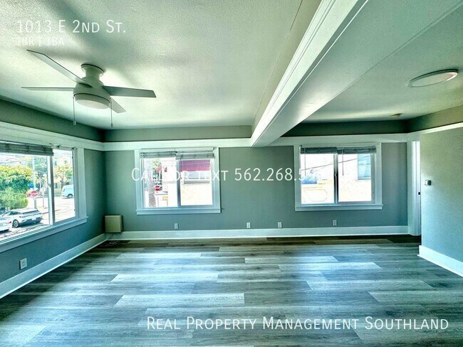 Building Photo - Beautifully Renovated 1 Bed / 1 Bath Apart...