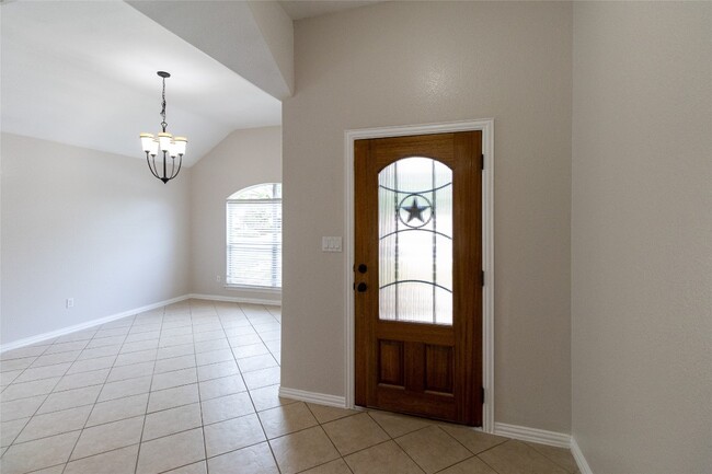 Building Photo - 30412 Briarcrest Dr