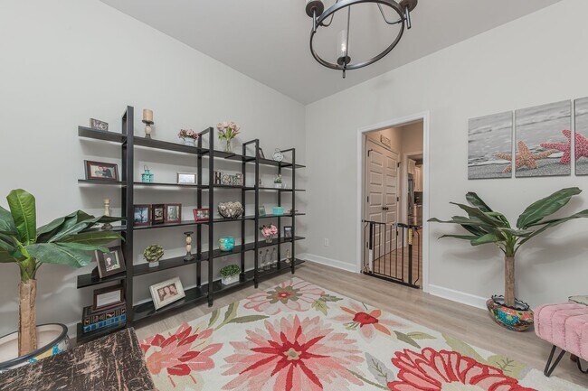 Foto del edificio - Coastal Elegance on a Spacious Corner Lot in Kings Harbor