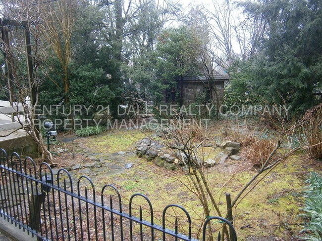 Building Photo - 416 Rathton Rd