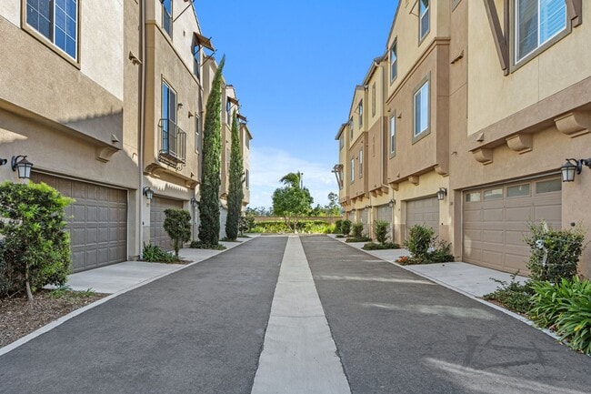 Building Photo - 4 bedroom - Pacific Ridge in Oceanside