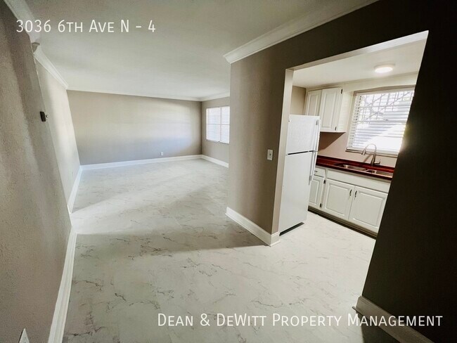 Building Photo - Newly Renovated in Prime Location!  Kenwoo...