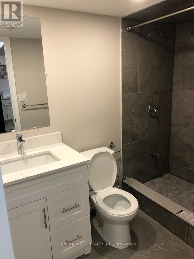 Building Photo - 983-1 Syndenham Ln