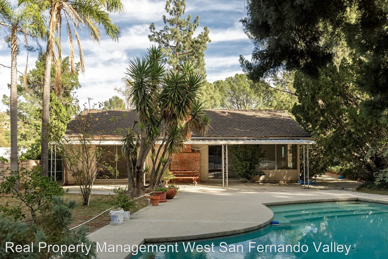Primary Photo - 12001 Stewarton Dr