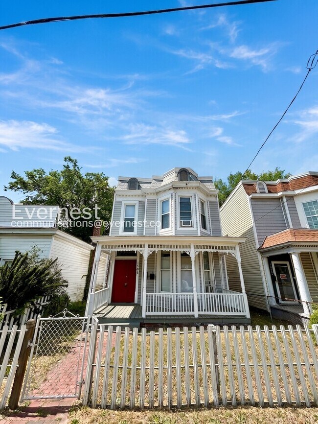 Building Photo - 1204 N 20th St
