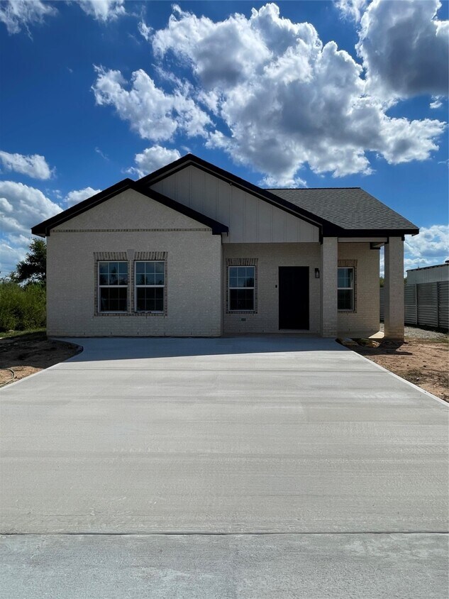 Foto principal - 1610 Rd 5729