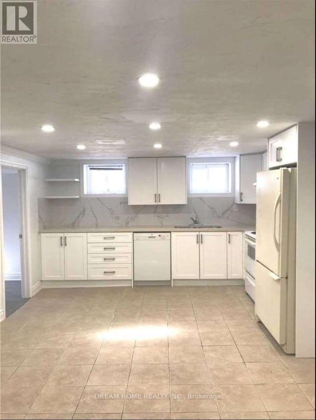 Primary Photo - 34 Cartier Crescent