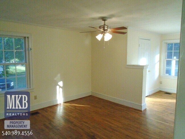 Building Photo - 3 Bedroom 2 Bath in Garden City