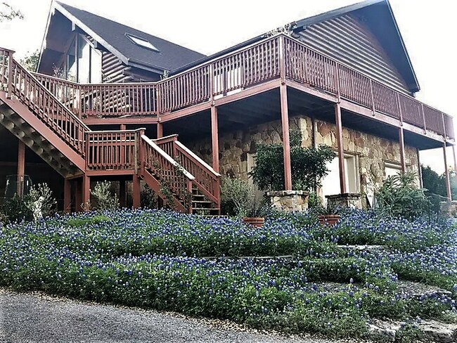 Foto del edificio - 18304 W Reed Park Rd