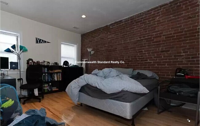 Foto del edificio - 1203 Beacon St