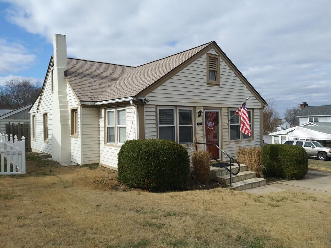 Foto principal - 6176 2nd St