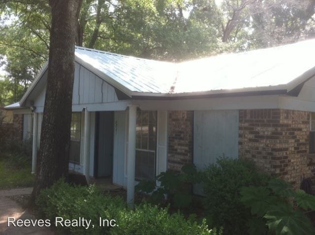 Primary Photo - 3 br, 2 bath House - 6241 Old Pascagoula Rd.