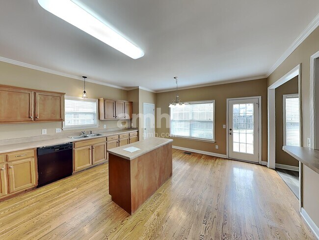 Building Photo - 1175 Cynthia Ln