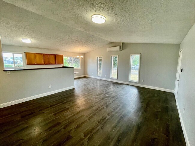 Building Photo - 1201-1203 Zeta Ct