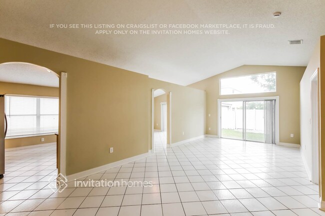 Building Photo - 2912 SW 174th Ave