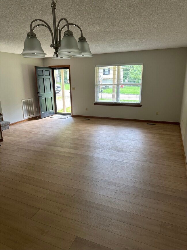 Foto del edificio - 1424 N Winer Dr
