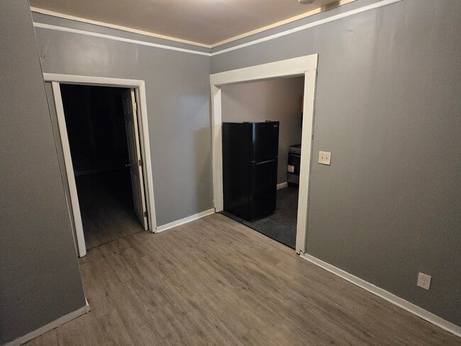 Building Photo - 8 Farley Ave