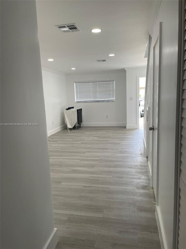 Building Photo - 6275 SW 130th Ave